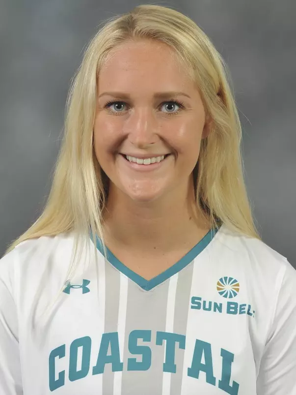 Hannah Miller 2019 headshot