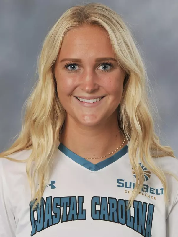 Hannah Miller 2018 headshot
