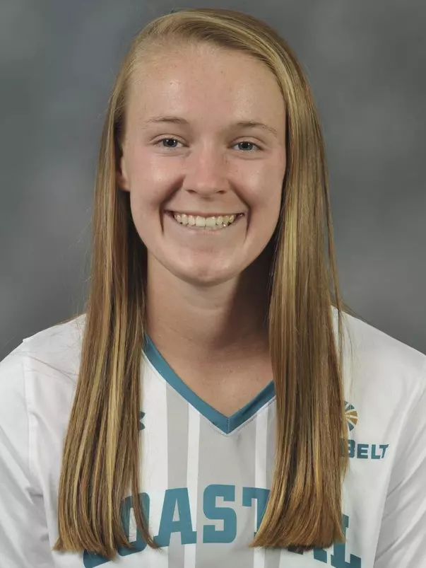 Mackenzie Cherry 2019 headshot
