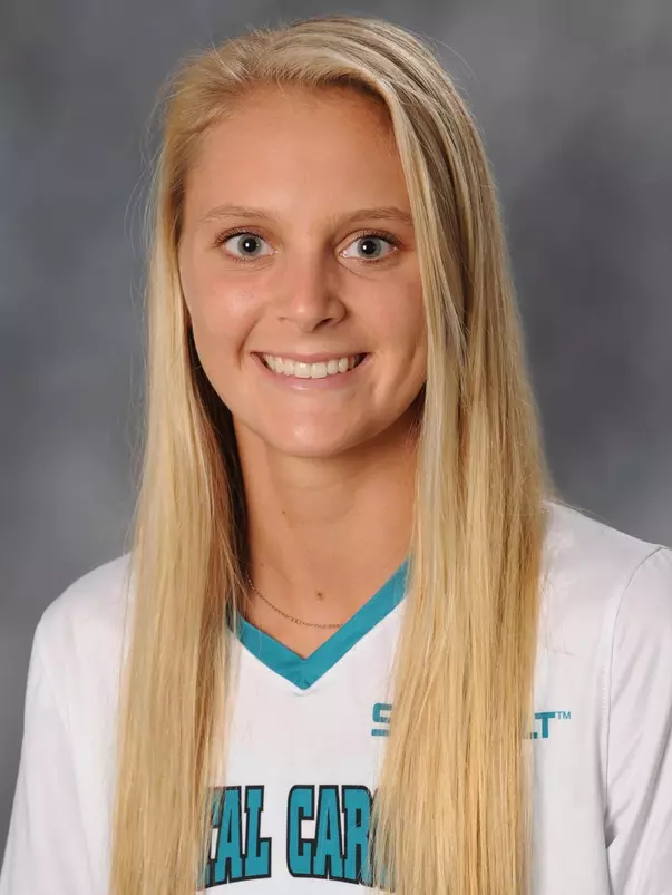 Baylee Price 2016 headshot