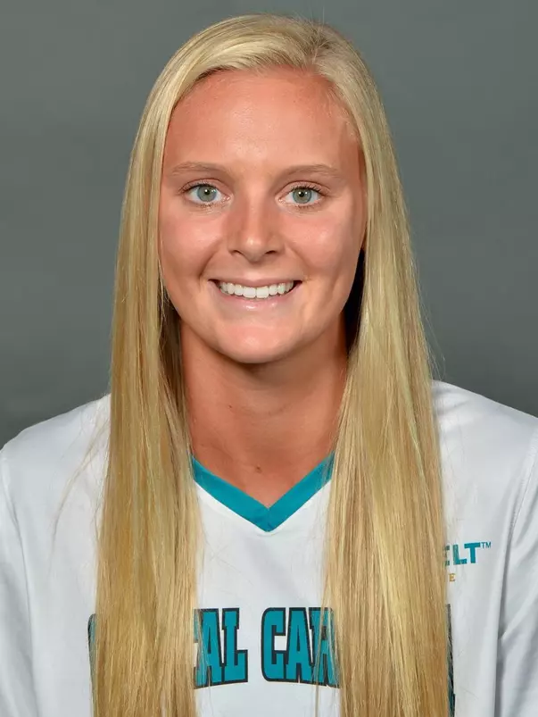 Baylee Price 2017 headshot