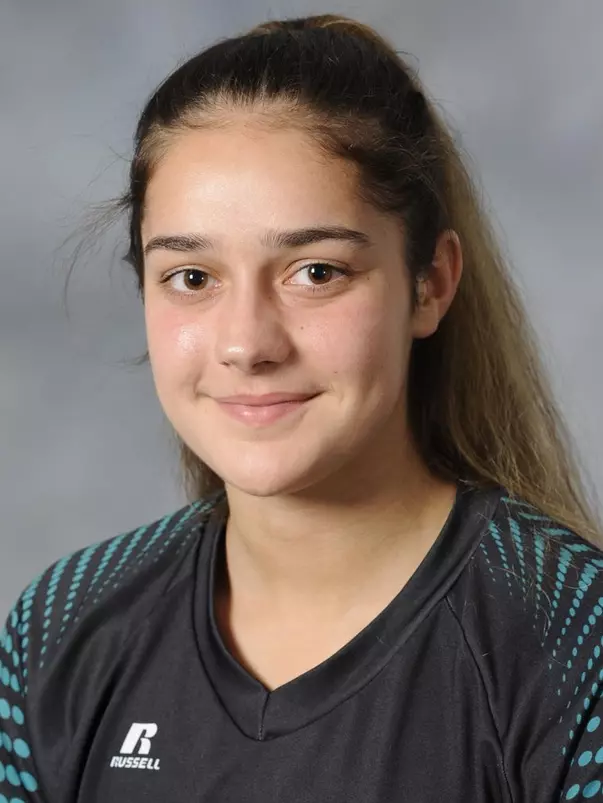 Daniella Famili 2015 headshot