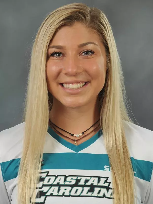 Andrea Egerer 2020 headshot