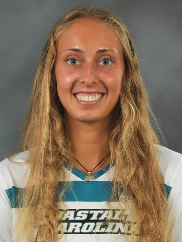 Bethany Bruck 2020 headshot