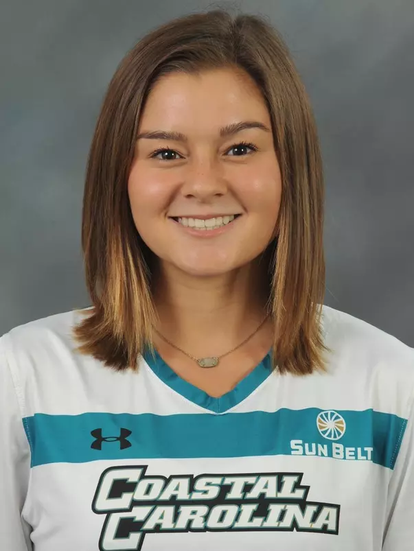 Carleigh Frilles 2020 headshot