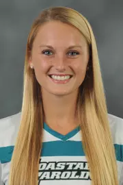 Mackenzie Gibbs 2020 headshot