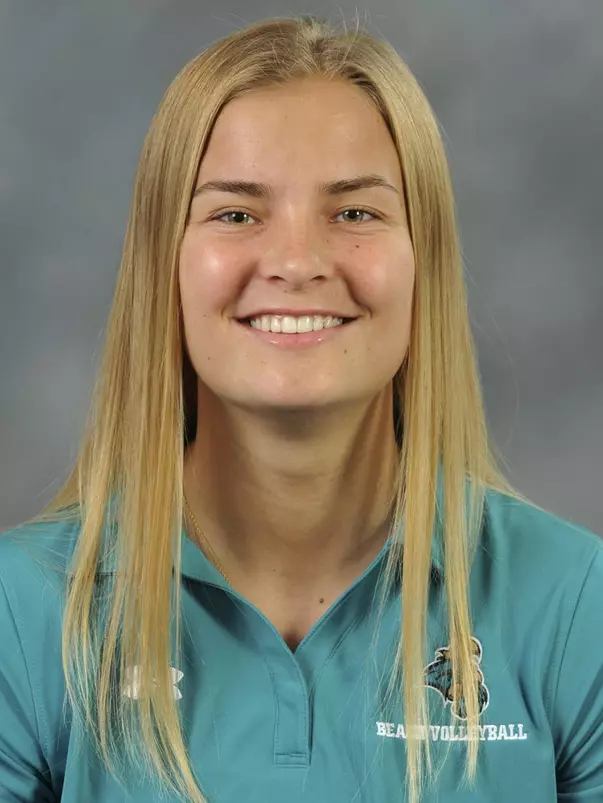 Martine Kragholm 2021 headshot