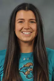 Jessie Mount 2021 headshot