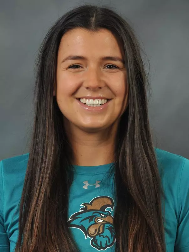Jessie Mount 2021 headshot