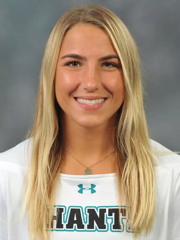 Claudia Kelly 2021-22 headshot