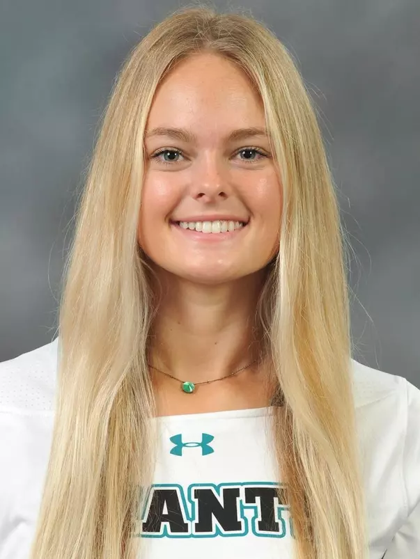 Megan Young 2021-22 headshot