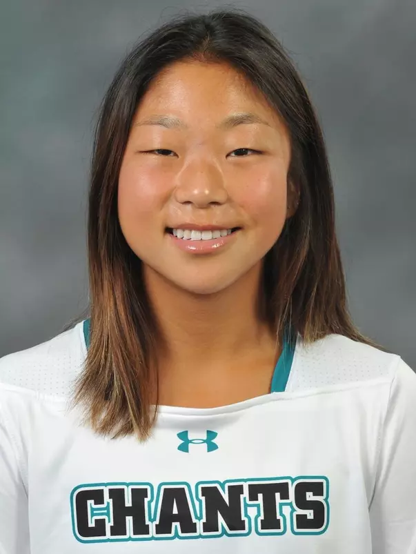 Mia Sheldon 2021-22 headshot