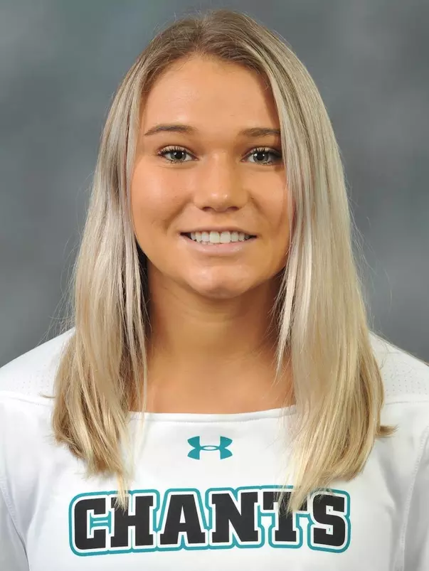 Sydney Fox 2021-22 headshot