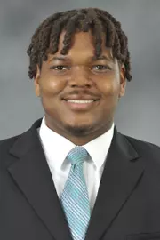Zovon Lindsay 2021 headshot