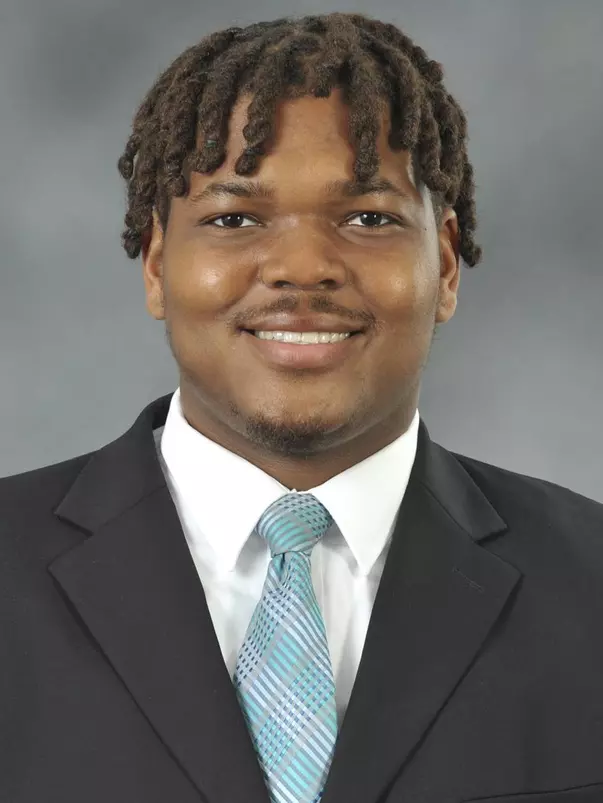 Zovon Lindsay 2021 headshot