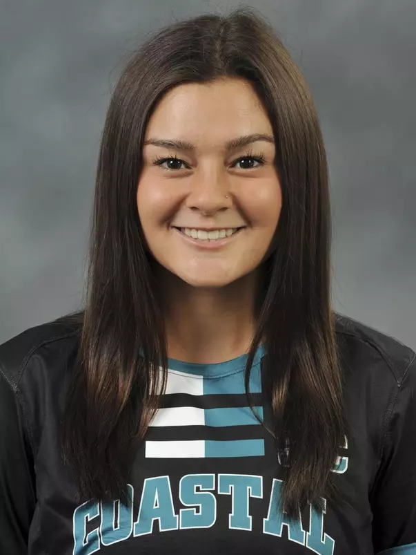 Carleigh Frilles 2021 headshot