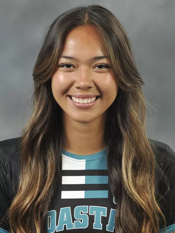 Carly Gustafson 2021 headshot