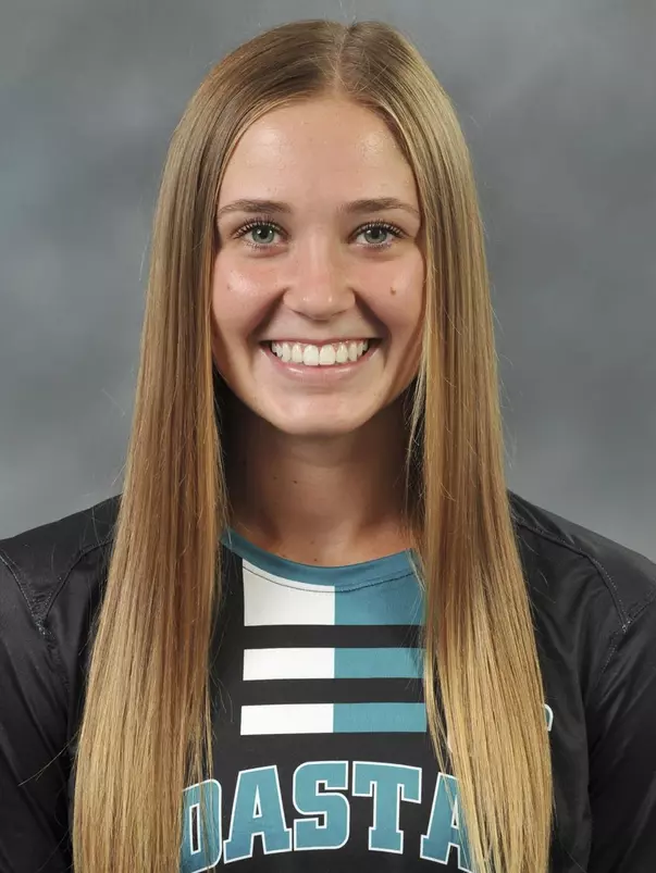 Ella Schad 2021 headshot