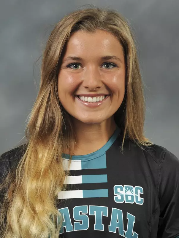Ellie Wolski 2021 headshot