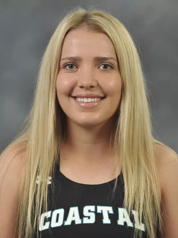 Isabella Weatherhead 2021-22 headshot