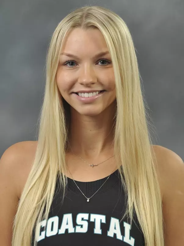 Jesse Hollins headshot 2021-22