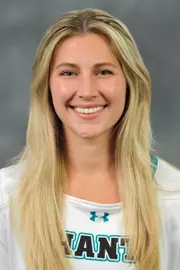 Hannah Remis 2022 headshot