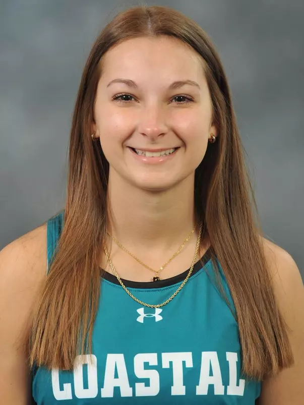 Alyssa Eske 2022 headshot