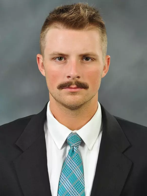 Zack Beach 2022 headshot