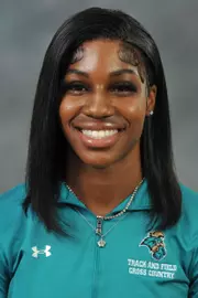 Alexis Glasco 2022-23 headshot