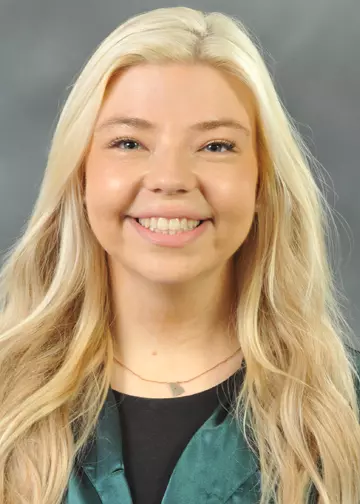 Sydney Lowry 2023 headshot