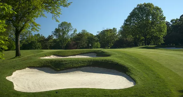 WOMEN'S GOLF FACILITIES
