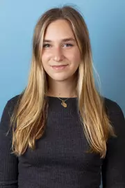 Julia Fink 2021 Headshot