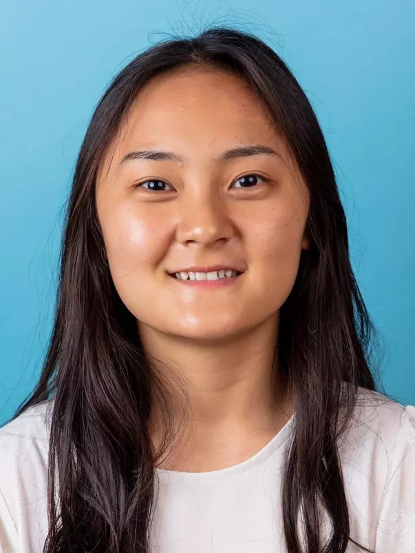 Vivian Zheng Headshot 2021