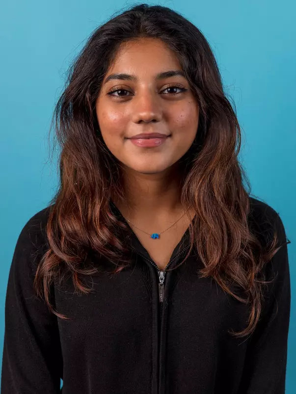 Shiavi Rau Headshot 2022-23