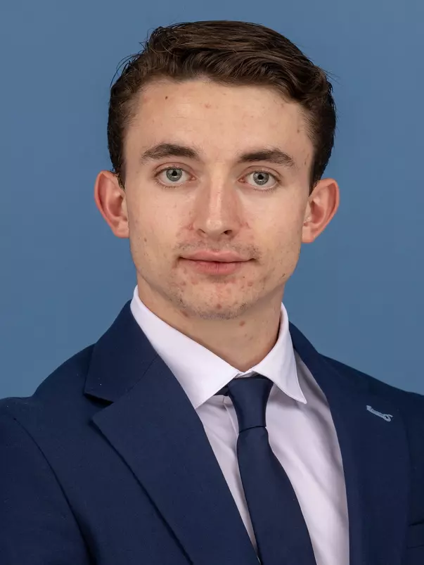 Laszlo Godde 2023-23 Headshot