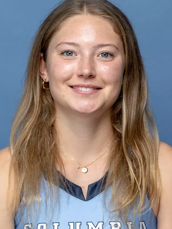 Lizzie Adams Headshot