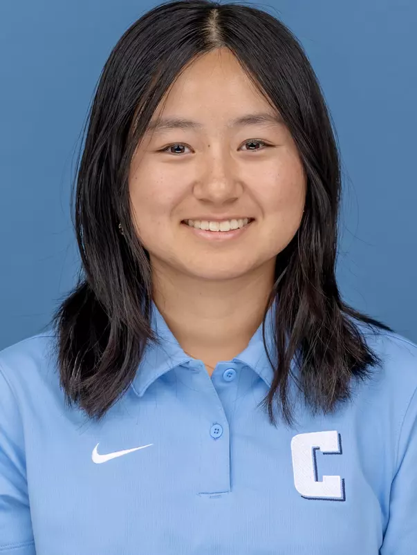 Emily Luo 2024-25 WGolf Headshot