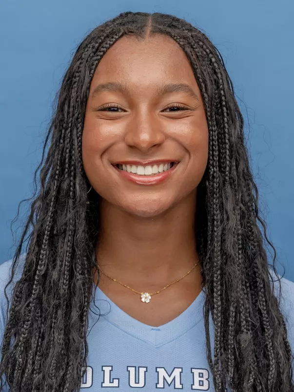 Kylee Eze web headshot