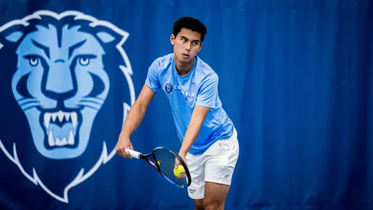 Thanaphat Boosarawongse serve