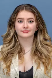 Chusid, Mikayla