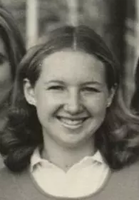 Amy Gibbons Headshot