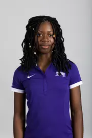 Yasmin Brooks head sho