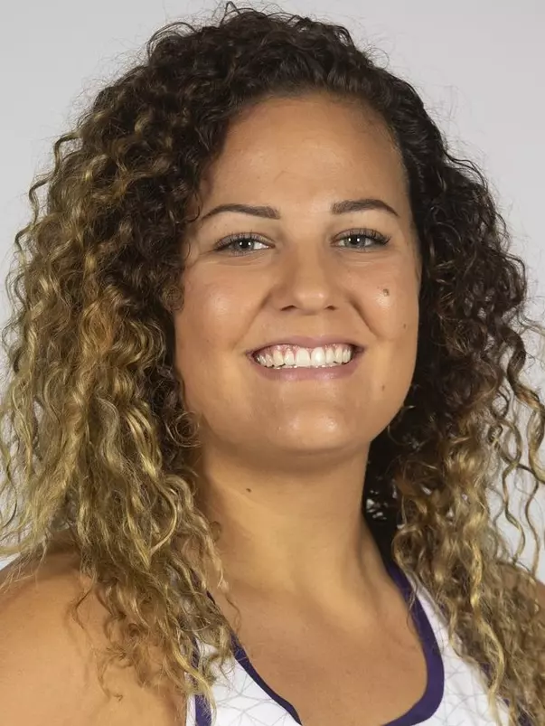 Maddie Beal Headshot