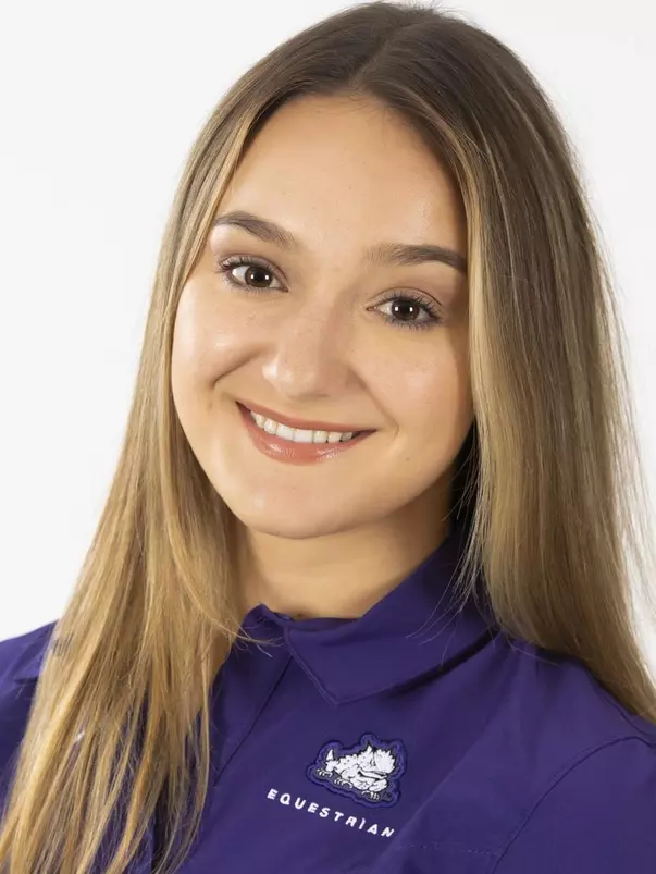 Maddy Headshot