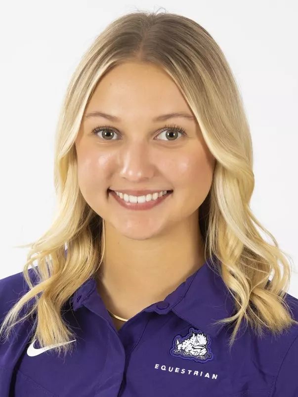 Hannah Headshot