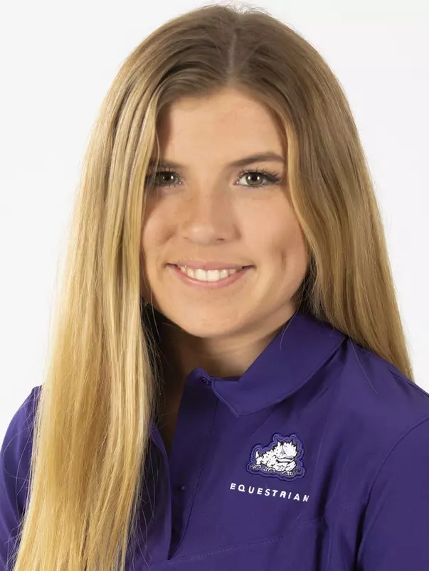Zoe Headshot