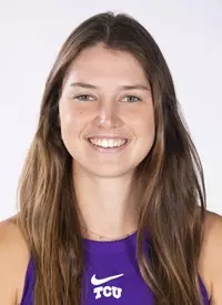 Isabel Pascual Headshot 2022