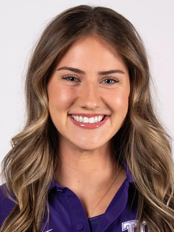 Maria Bienvenu Headshot