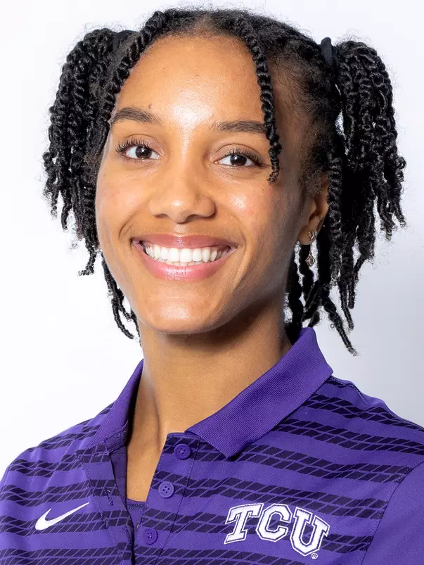 Sasha Crawford Headshot