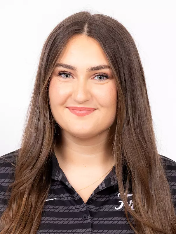 Anna Clausen Headshot